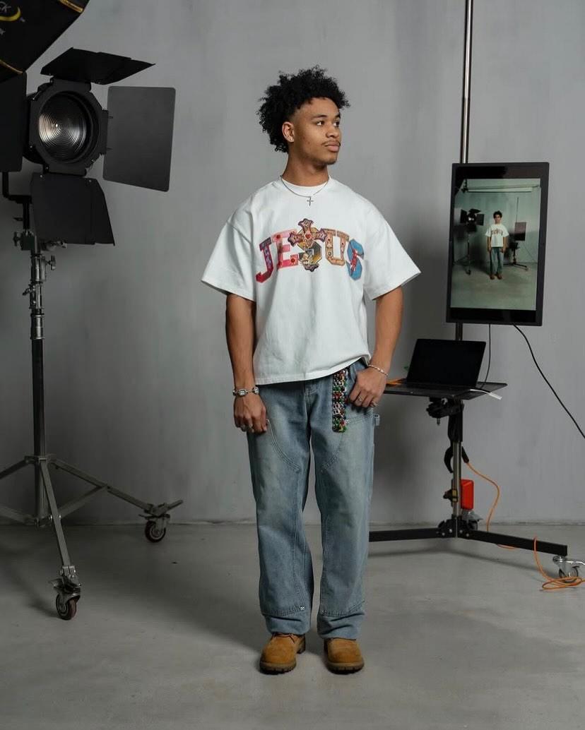 WHITE JESUS SHIRT COLORWAY